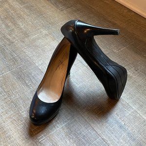 Marc Fisher - Black leather pumps/heels